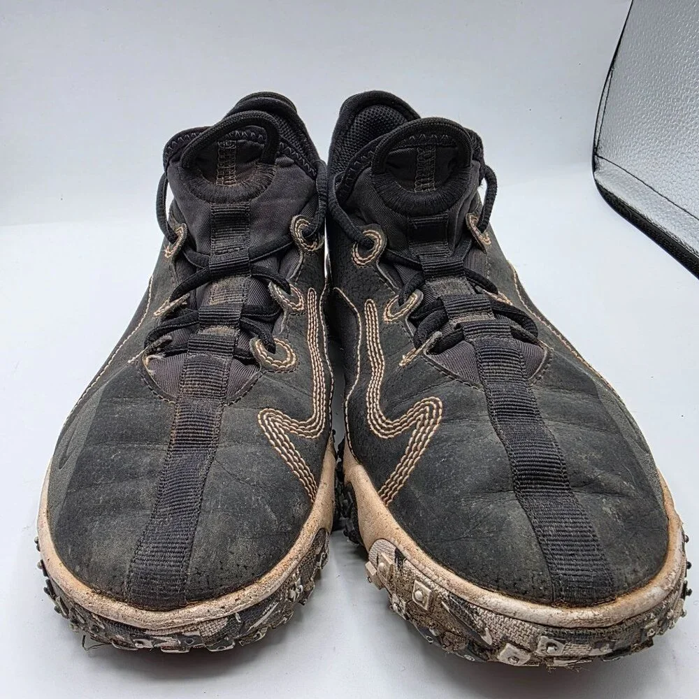 Nike Future Field GS Boys Size 5.5 Black Turf Shoes Sports Outdoors Athletic